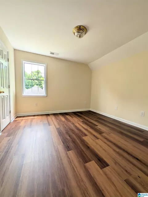 Bedroom - 240 Leaf Ln, Alabaster, AL 35007 photo 2 of 2
