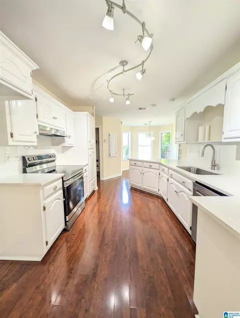 Kitchen - 240 Leaf Ln, Alabaster, AL 35007 photo 1 of 2