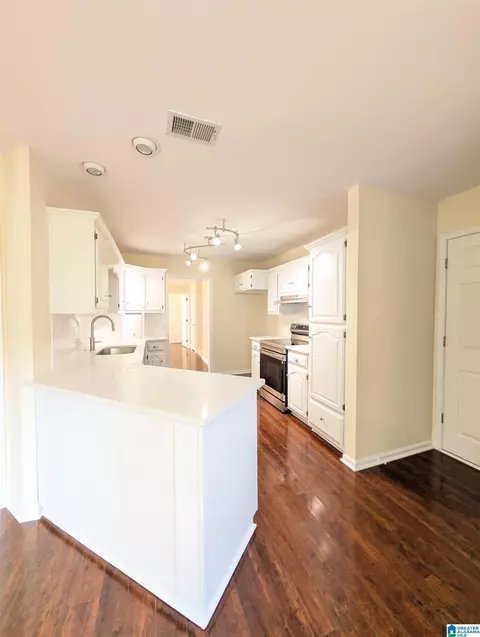 Kitchen - 240 Leaf Ln, Alabaster, AL 35007 photo 2 of 2