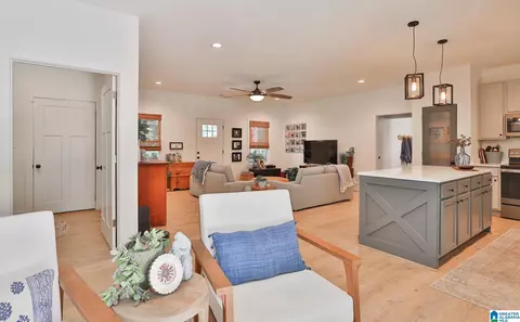 Entry Way - 885 Lock 4 Rd, Riverside, AL 35135 photo 1 of 2