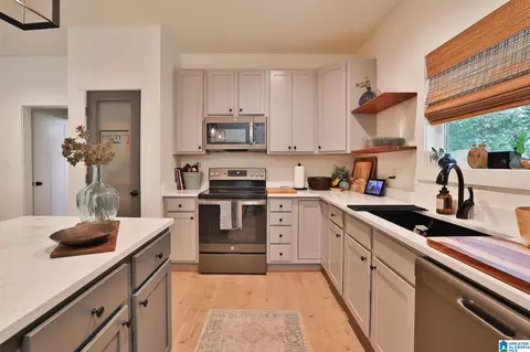 Kitchen - 885 Lock 4 Rd, Riverside, AL 35135 photo 4 of 5