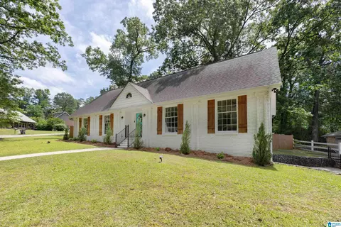 2200 Tal Heim Dr, Hoover, AL 35216
