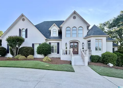 224 Cahaba Oaks Trl, Indian Springs Village, AL 35124