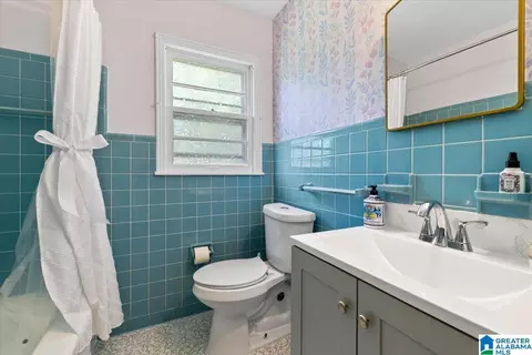 Bath - 973 Pine Hill Rd, Birmingham, AL 35235 photo 3 of 3