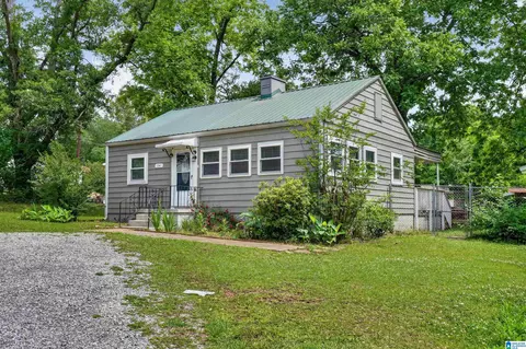 1541 27th Ave N, Hueytown, AL 35023