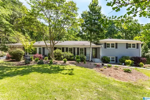 605 Crestview Rd, Anniston, AL 36207