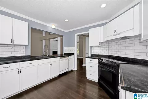 Kitchen - 7217 Cliff Cir, Dora, AL 35062 photo 1 of 3