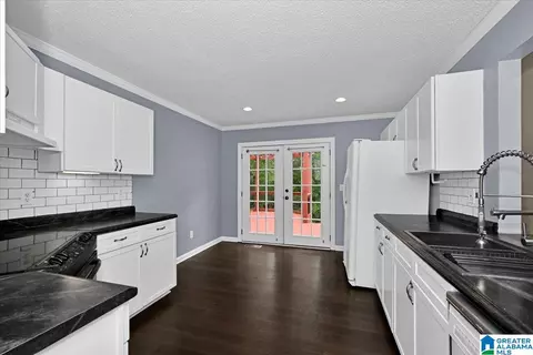 Kitchen - 7217 Cliff Cir, Dora, AL 35062 photo 3 of 3