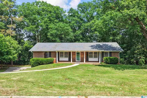 560 Shoshone Dr, Montevallo, AL 35115