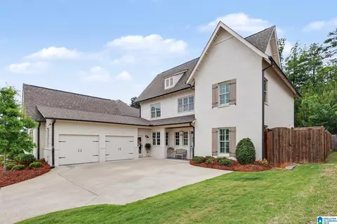 1719 Helen Ridge Dr, Vestavia Hills, AL 35242