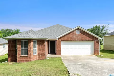 6708 Lakes Edge Ln, Pinson, AL 35126