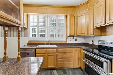 Kitchen - 400 3rd St, Oneonta, AL 35121 photo 4 of 5