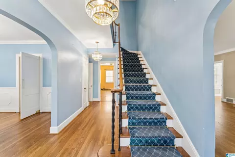 Entry Way - 400 3rd St, Oneonta, AL 35121 photo 1 of 3