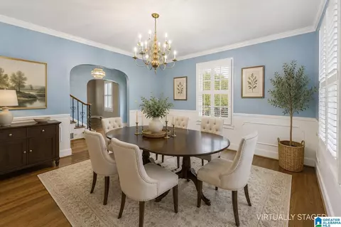 Dining - 400 3rd St, Oneonta, AL 35121 photo 1 of 3