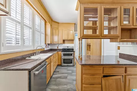Kitchen - 400 3rd St, Oneonta, AL 35121 photo 5 of 5