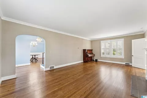 Living - 400 3rd St, Oneonta, AL 35121 photo 6 of 6