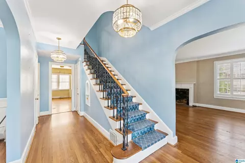 Entry Way - 400 3rd St, Oneonta, AL 35121 photo 2 of 3