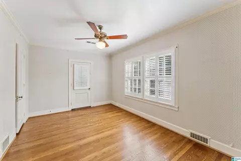 Bedroom - 400 3rd St, Oneonta, AL 35121 photo 5 of 10