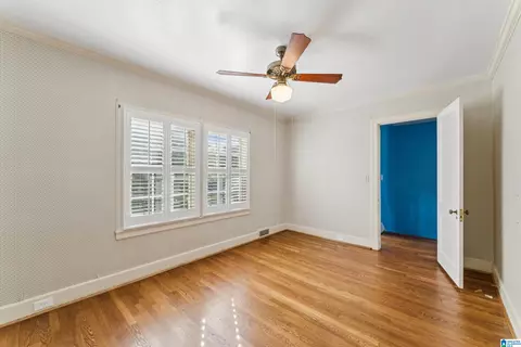 Bedroom - 400 3rd St, Oneonta, AL 35121 photo 6 of 10