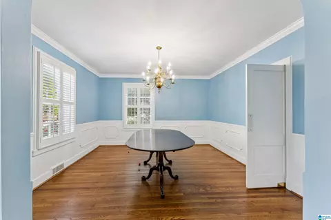 Dining - 400 3rd St, Oneonta, AL 35121 photo 3 of 3