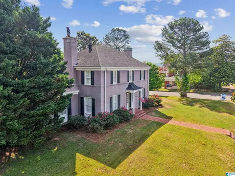 Exterior - 400 3rd St, Oneonta, AL 35121 photo 5 of 8