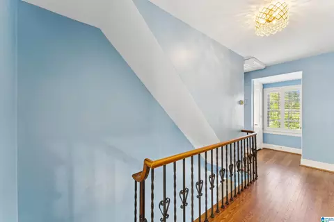 Entry Way - 400 3rd St, Oneonta, AL 35121 photo 3 of 3