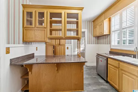 Kitchen - 400 3rd St, Oneonta, AL 35121 photo 2 of 5