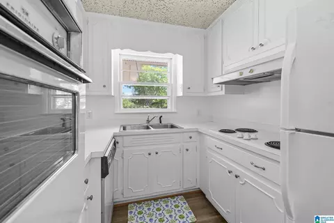 Kitchen - 10872 County Road 50, Clanton, AL 35045 photo 1 of 3