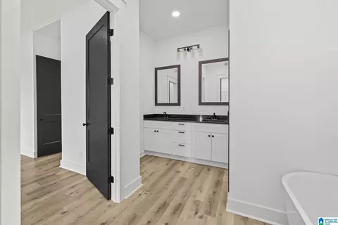 Entry Way - 1604 4th Ave N, Clanton, AL 35045 photo 2 of 3