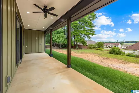 Exterior - 1604 4th Ave N, Clanton, AL 35045 photo 5 of 10