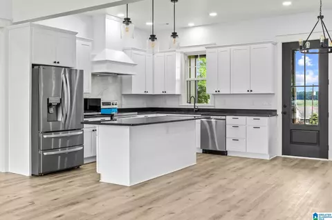 Kitchen - 1604 4th Ave N, Clanton, AL 35045 photo 1 of 2