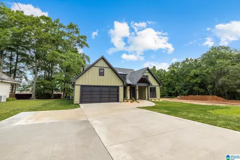 Exterior - 1604 4th Ave N, Clanton, AL 35045 photo 10 of 10