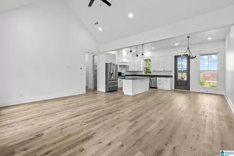 Living - 1604 4th Ave N, Clanton, AL 35045 photo 2 of 2