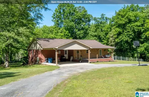 5261 Gilmer Ln, Rainbow City, AL 35906