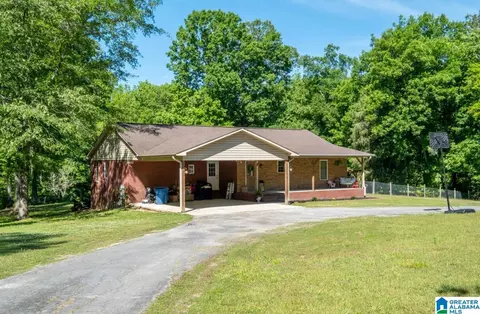 5261 Gilmer Ln, Rainbow City, AL 35906
