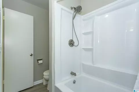 Bath - 1312 Applegate Dr, Alabaster, AL 35007 photo 3 of 5