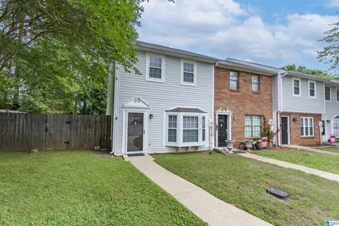 Exterior - 1312 Applegate Dr, Alabaster, AL 35007 photo 3 of 8
