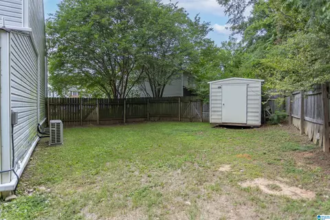 Exterior - 1312 Applegate Dr, Alabaster, AL 35007 photo 6 of 8