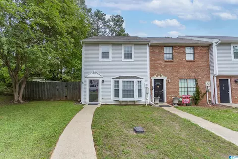 Exterior - 1312 Applegate Dr, Alabaster, AL 35007 photo 2 of 8