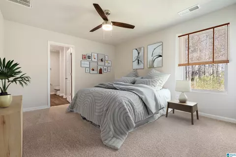 Bedroom - 945 Stagecoach Rd, Jemison, AL 35085 photo 1 of 7