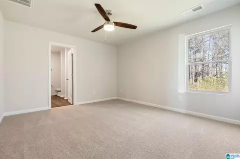 Bedroom - 945 Stagecoach Rd, Jemison, AL 35085 photo 2 of 7