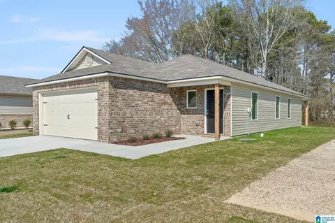 Exterior - 945 Stagecoach Rd, Jemison, AL 35085 photo 2 of 3