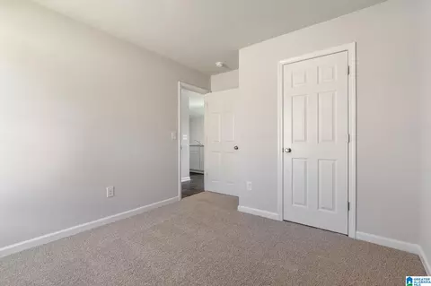 Bedroom - 945 Stagecoach Rd, Jemison, AL 35085 photo 5 of 7