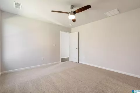 Bedroom - 945 Stagecoach Rd, Jemison, AL 35085 photo 3 of 7