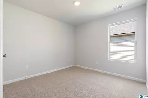 Bedroom - 945 Stagecoach Rd, Jemison, AL 35085 photo 4 of 7