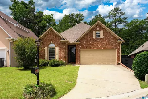 653 Village Crest Cir, Hoover, AL 35226