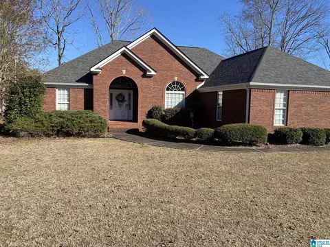 101 Chelsea Ln, Rainbow City, AL 35906