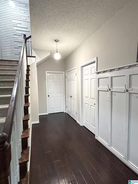 Entry Way - 605 E 20th St, Jasper, AL 35501 photo 2 of 3