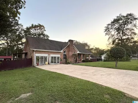 Exterior - 605 E 20th St, Jasper, AL 35501 photo 4 of 13