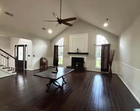 Living - 605 E 20th St, Jasper, AL 35501 photo 2 of 2